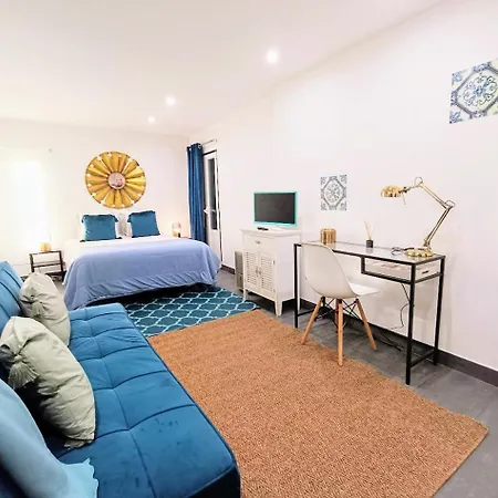 Golden Blue Apartment *